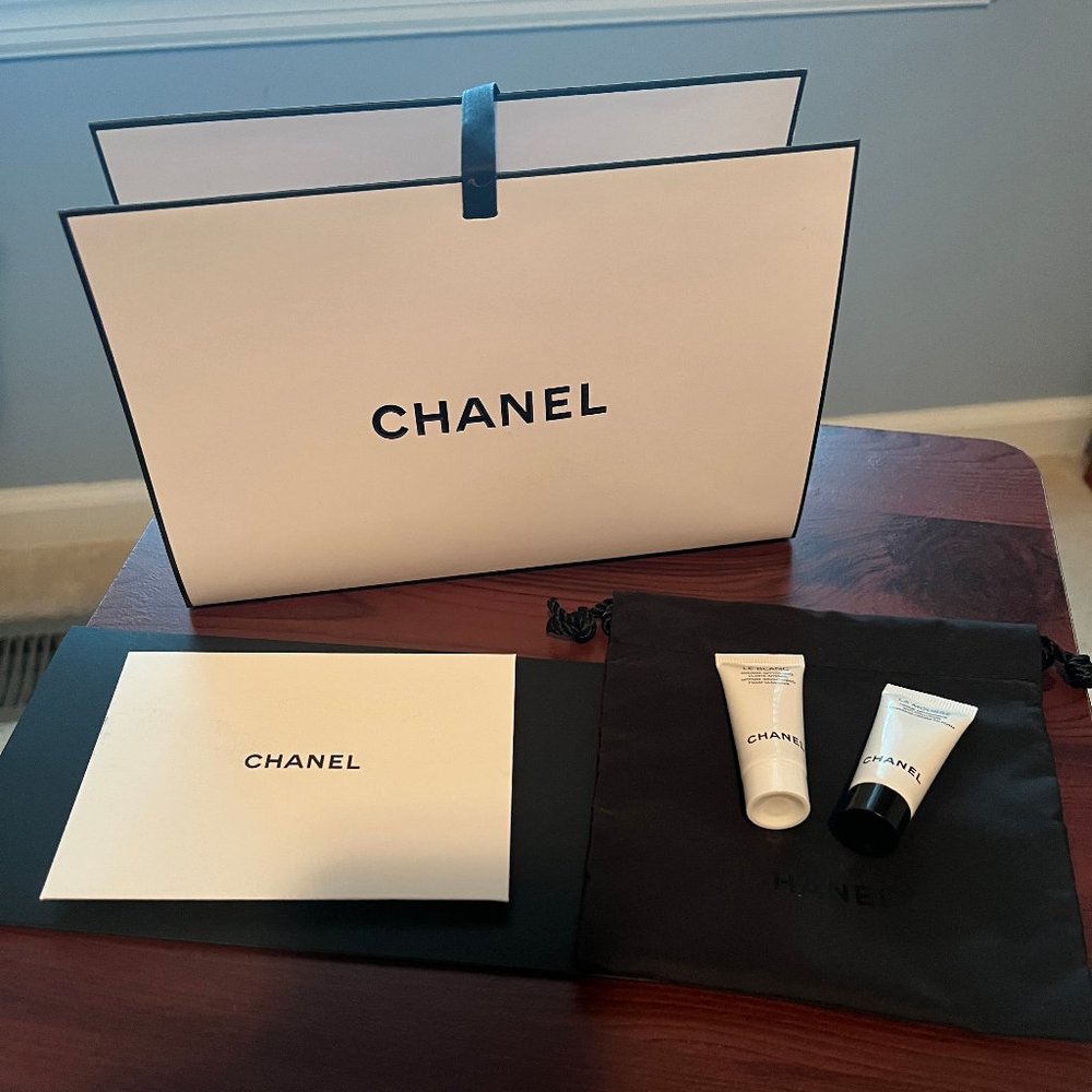 CHANEL Le Blanc and La Mousse Samples w/Extras